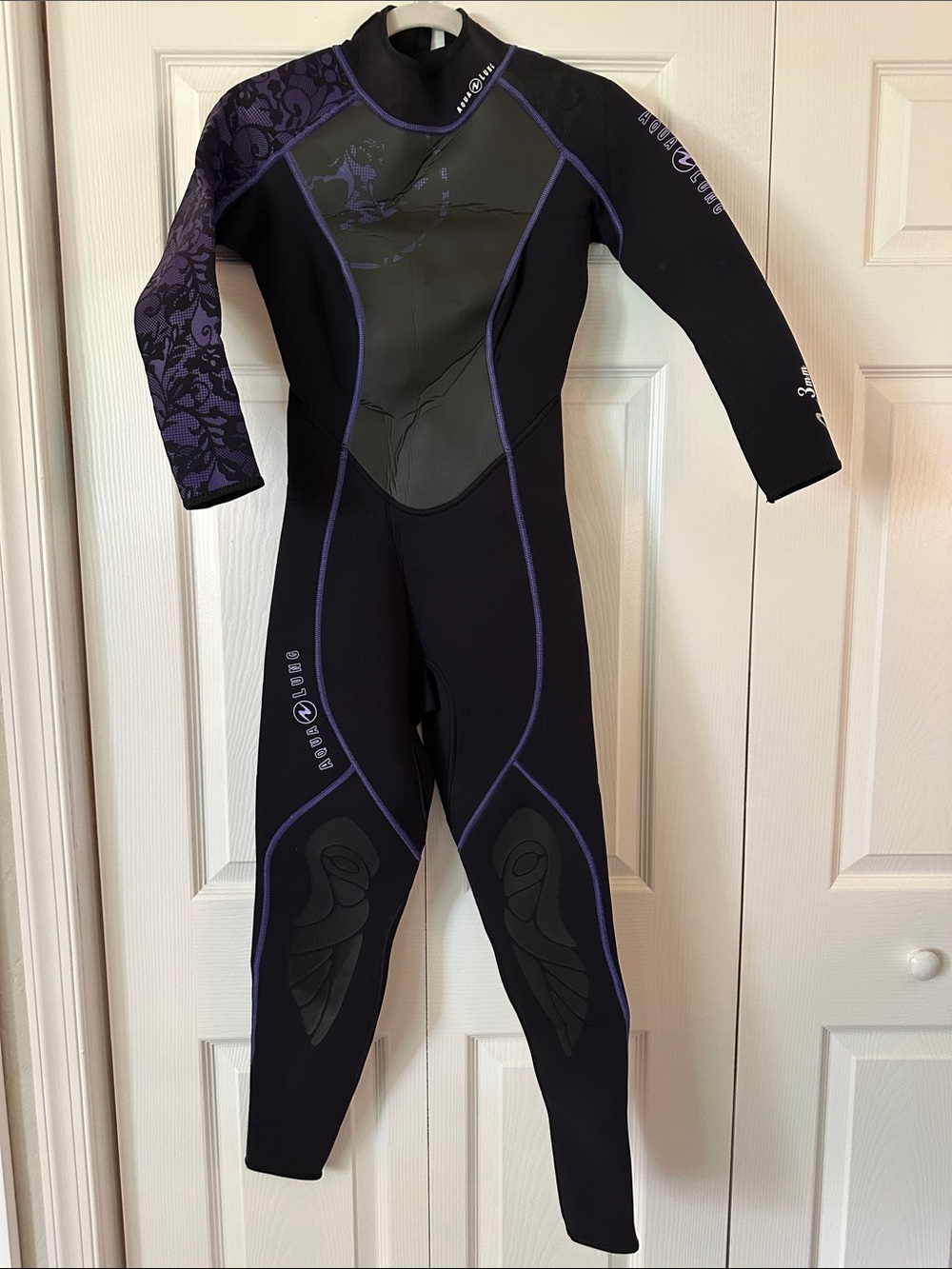 Aqua Lung 3mm Women’s Full Body Wetsuit - Black/Purple